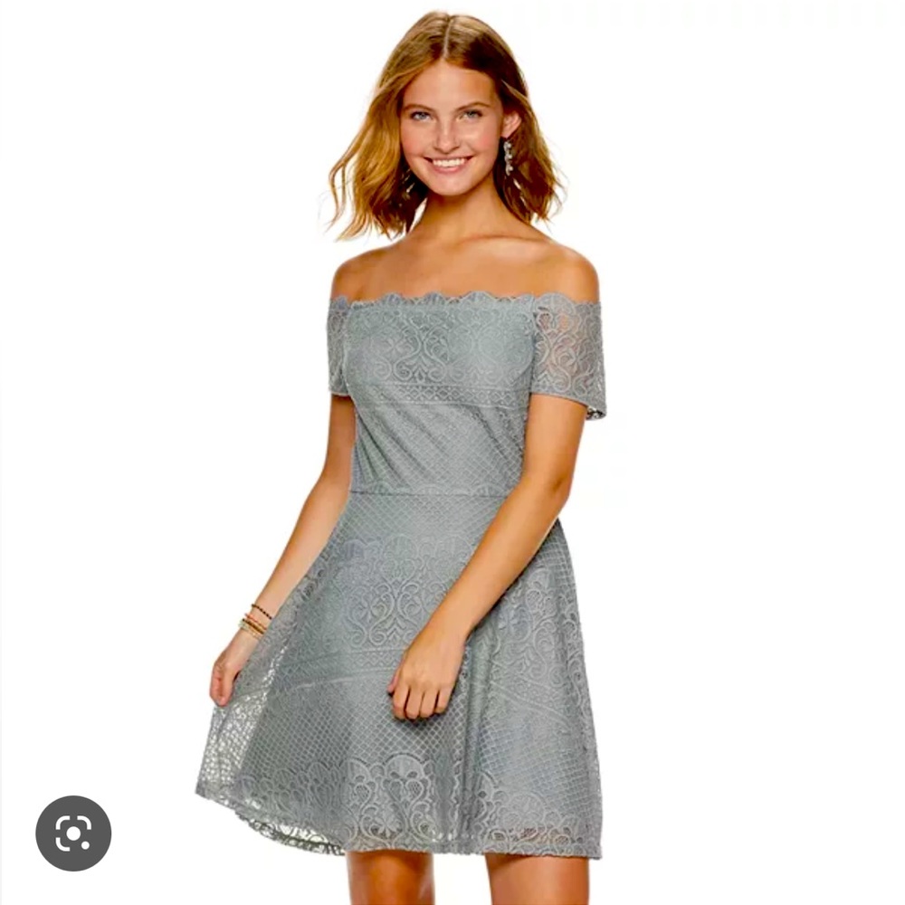 Small Rewind off the shoulder lace dress. Lightly used only worn once.